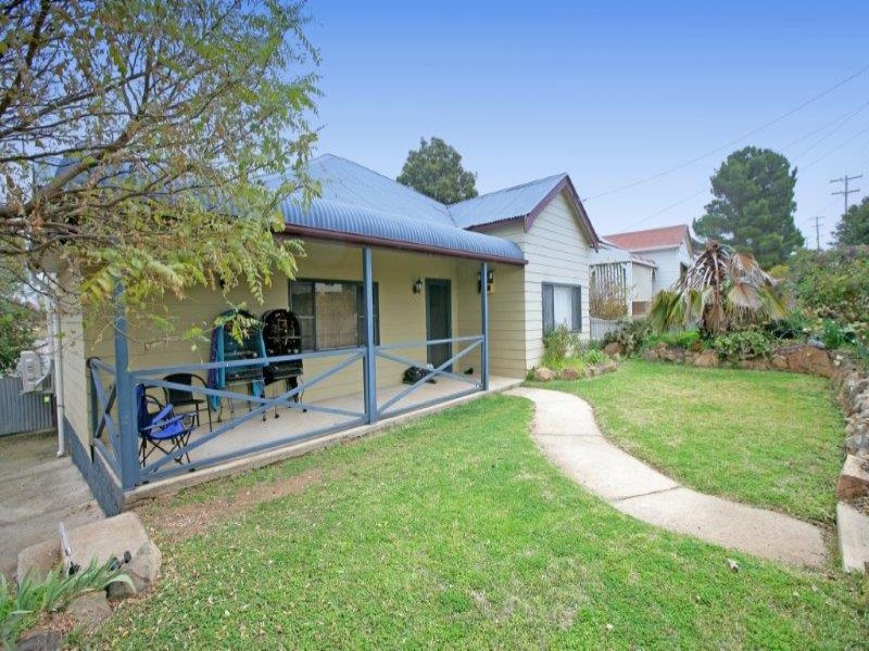 28 Wardle St, Junee, NSW 2663 Property Details