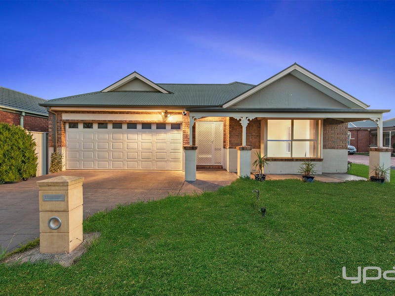 12 Hammersley Place, Caroline Springs, VIC 3023 - realestate.com.au