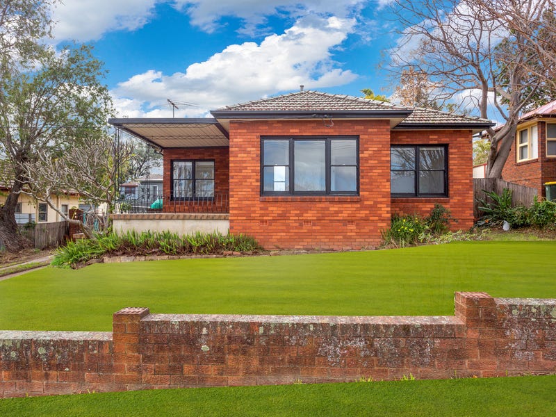 76 Lithgow Street, Campbelltown, NSW 2560