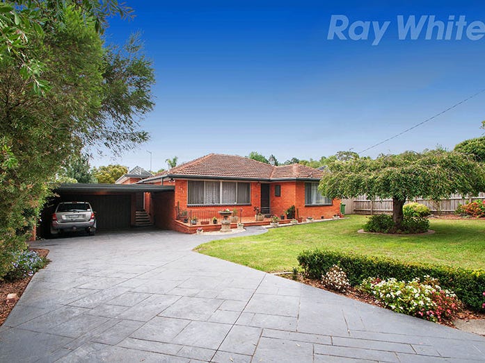 123 PEMBROKE ROAD, Mooroolbark, Vic 3138 Property Details