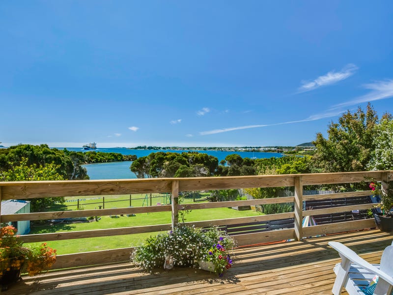 18 The Strand, Town, TAS 7253