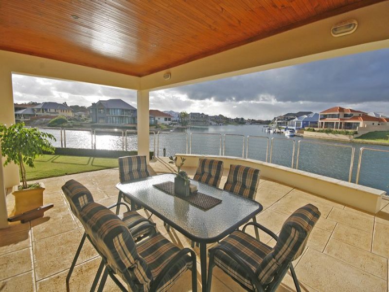 12 Santavea Mews, Halls Head, WA 6210