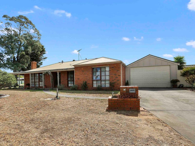 2 Goldfinch Grove, Lara, Vic 3212 Property Details