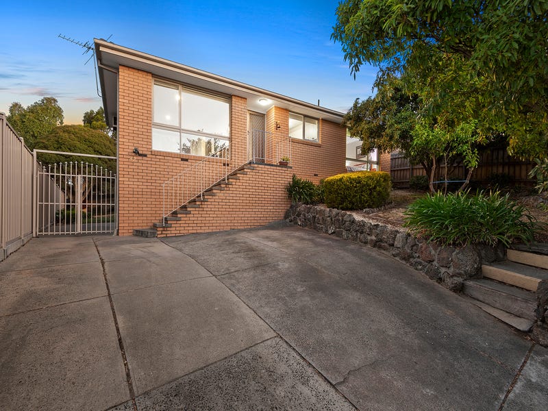 42 Scotsburn Way, Endeavour Hills, VIC 3802