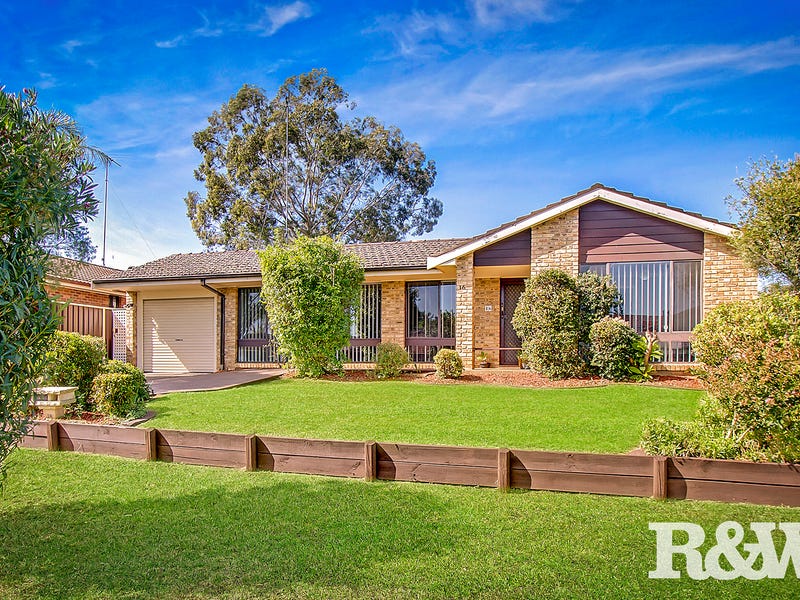 16 Pine Creek Circuit, St Clair, NSW 2759