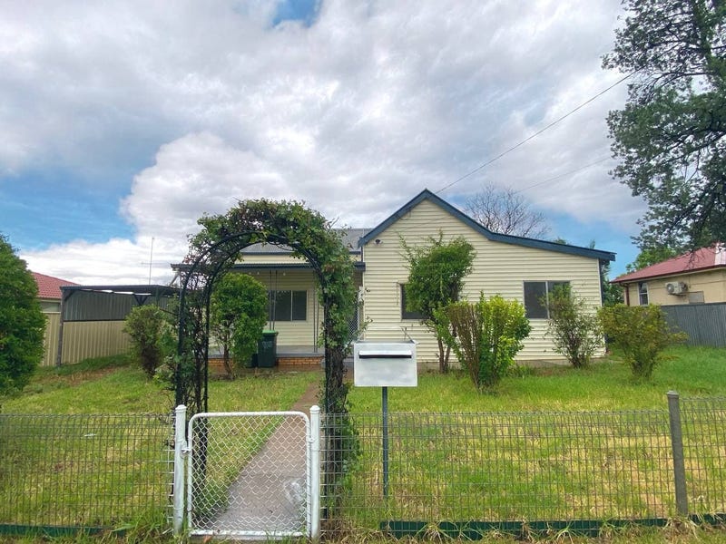 203 Bathurst Street, Condobolin, NSW 2877