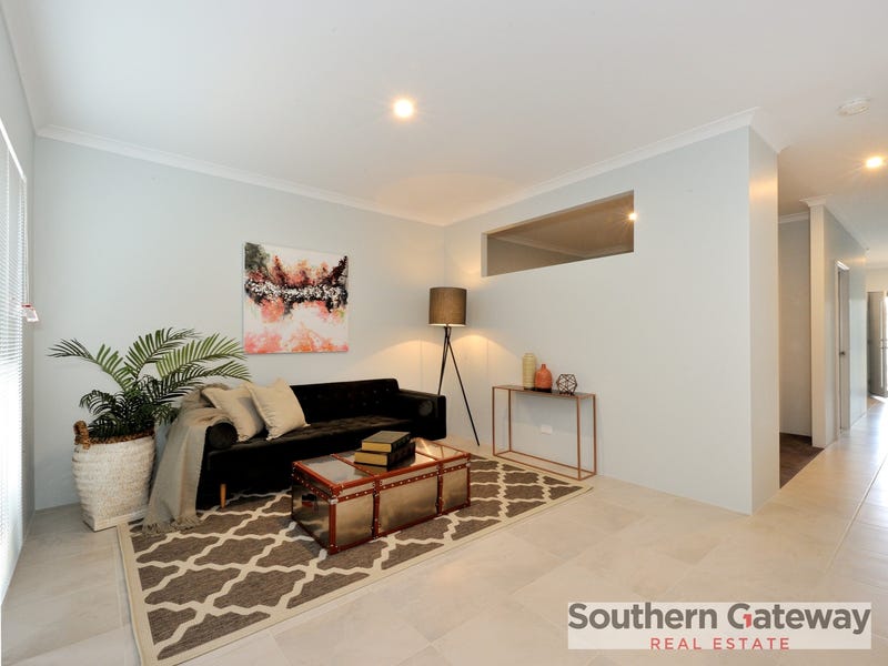 136 Lambeth Circle, Wellard, WA 6170