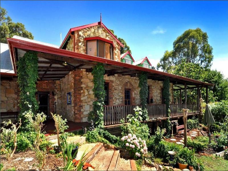 11 West Blackwood Terrace, Bridgetown, WA 6255 Property Details