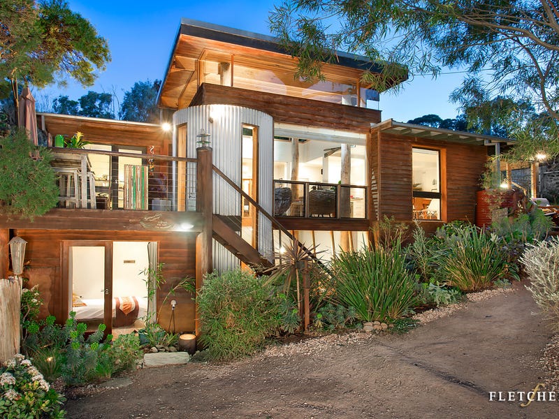 10 Flint Street, Eltham, Vic 3095 Property Details