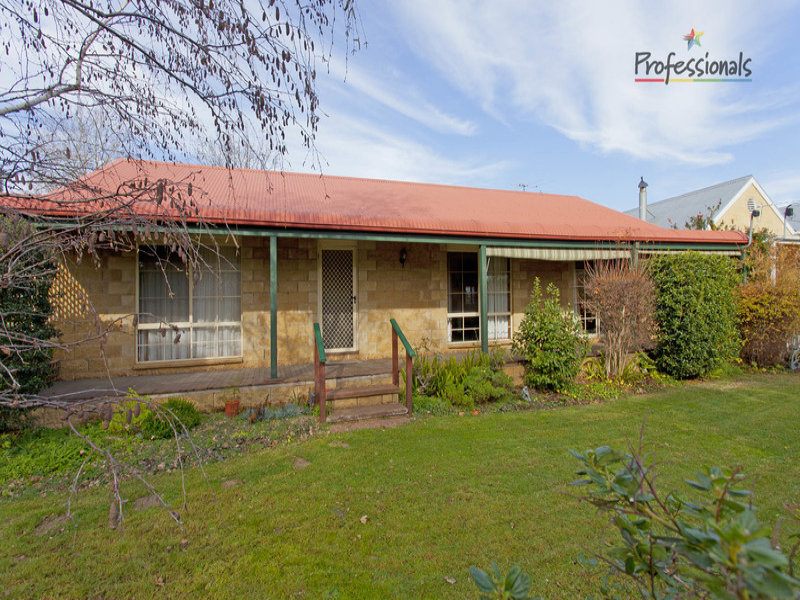 1/11 Priory Lane, Beechworth, Vic 3747 Property Details