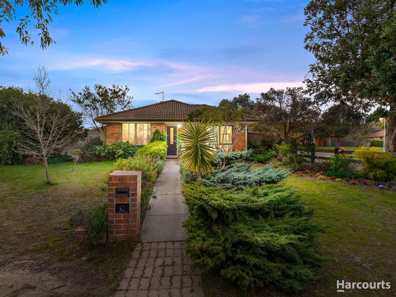 1 Albyn Close, Pakenham, Vic 3810 Property Details