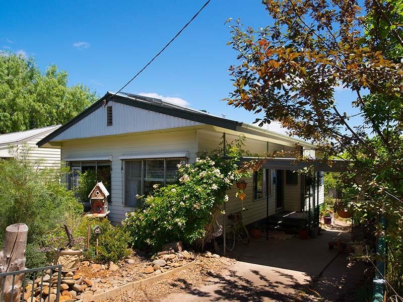 94 Johnstone Street, Castlemaine, Vic 3450 Property Details