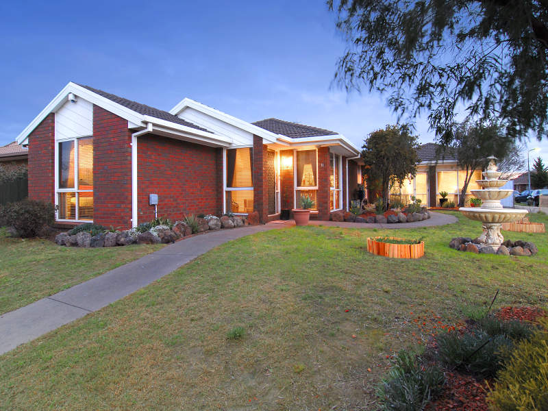 11 Thames Blvd, Werribee, Vic 3030 Property Details