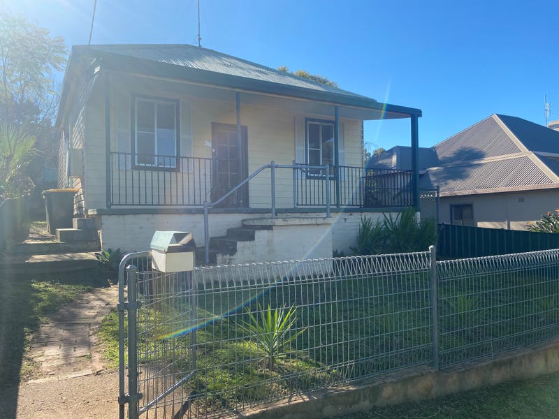 30 Gap Street, Parkes, NSW 2870