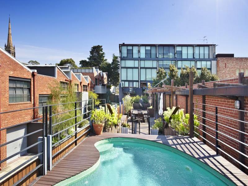 1/52A Lyndhurst Street, Richmond, Vic 3121 Property Details