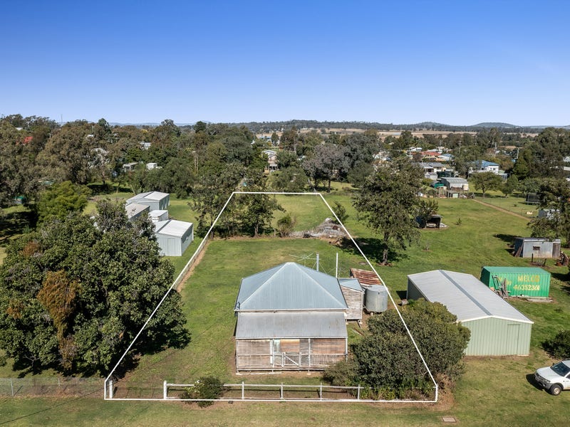 6 Market Street, Goombungee, QLD 4354