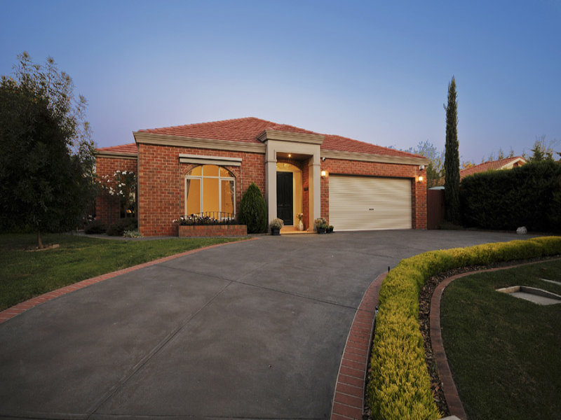 10 Gladesville Close, Lysterfield South, VIC 3156