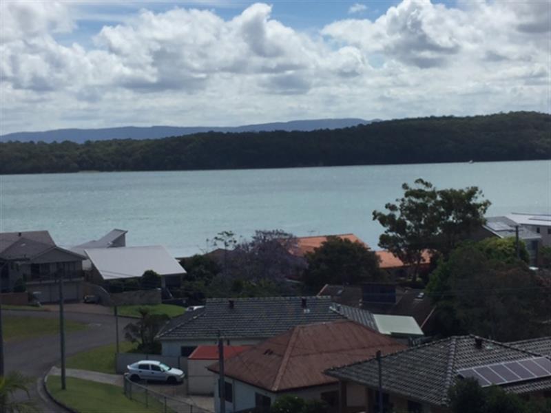 10 Eleebana Road, Eleebana, NSW 2282