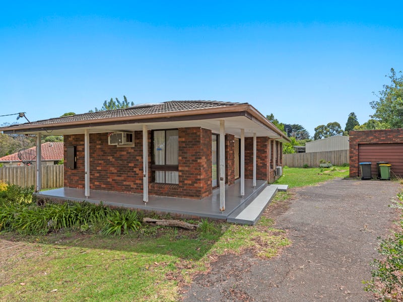 10 Castlewood Drive, Boronia, VIC 3155