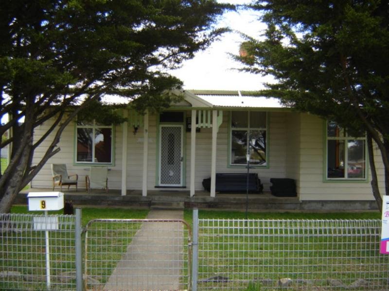 9 Osman Street, Blayney, NSW 2799