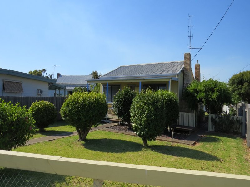 45 Roadknight Street, Lakes Entrance, VIC 3909