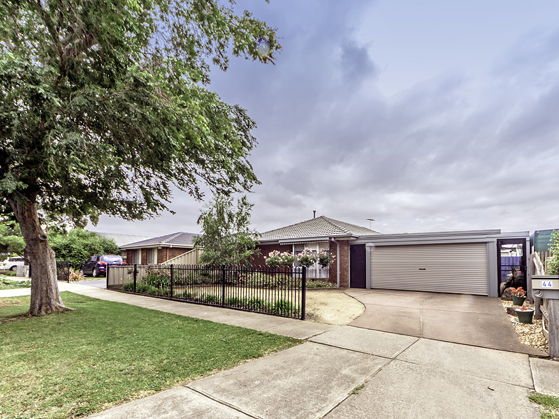 44 Thames Blvd, Werribee, Vic 3030 Property Details