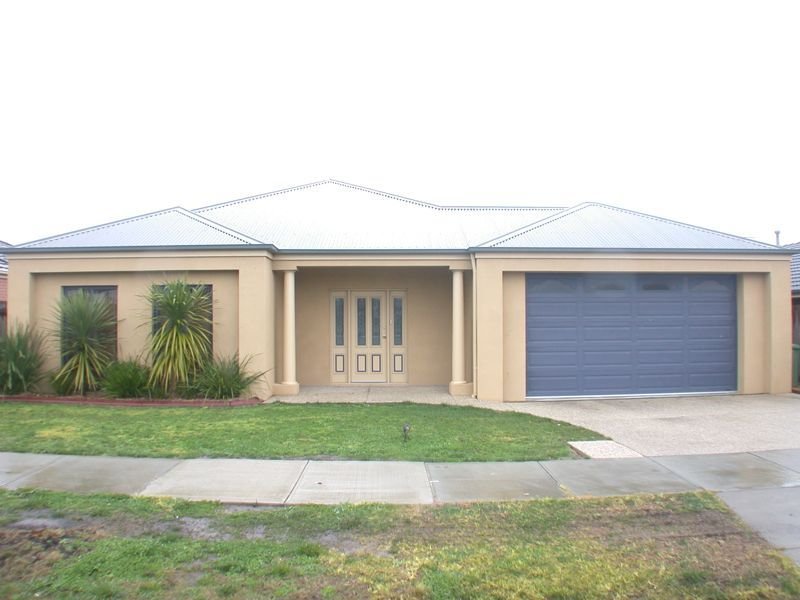 13 Parkstone Vista, Cranbourne, Vic 3977 Property Details