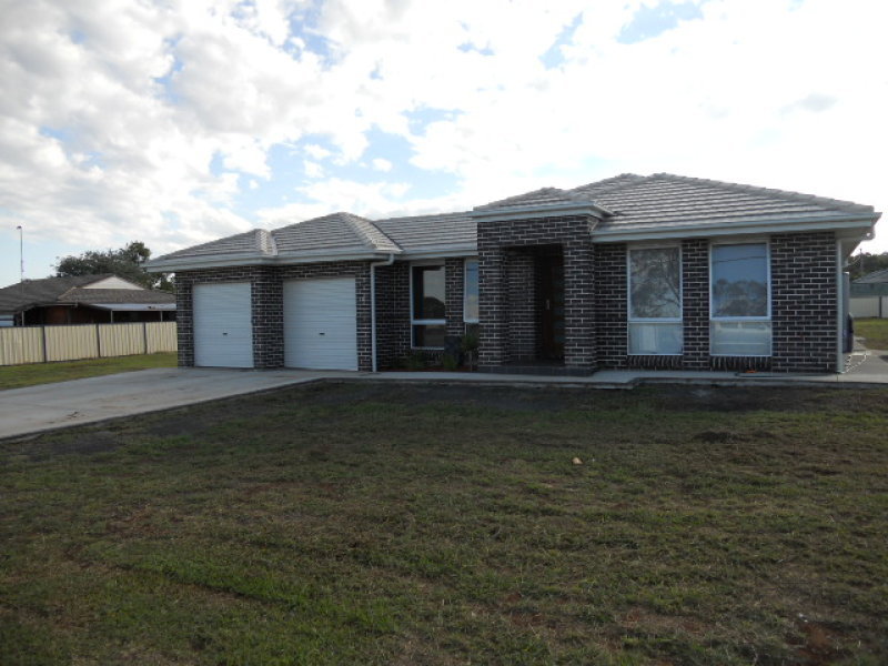 29 Boori Street, Peak Hill, NSW 2869