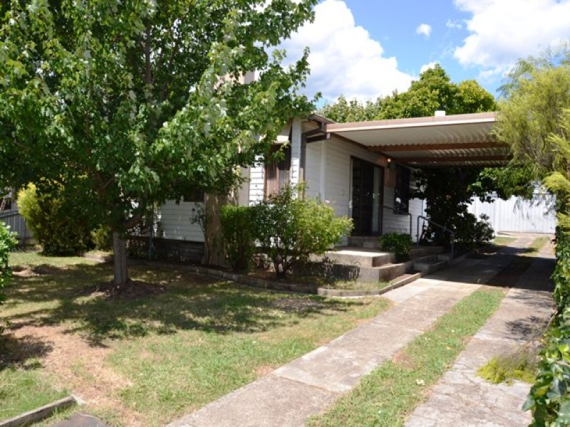 86 Lakeside Avenue, Mount Beauty, VIC 3699