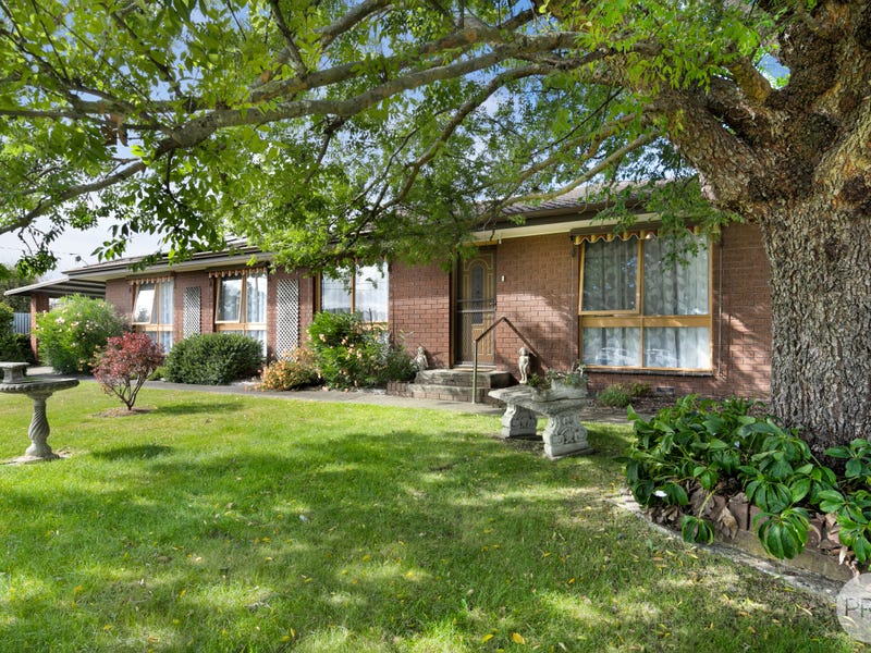 8 Semmens Avenue, Creswick, Vic 3363 House for Sale