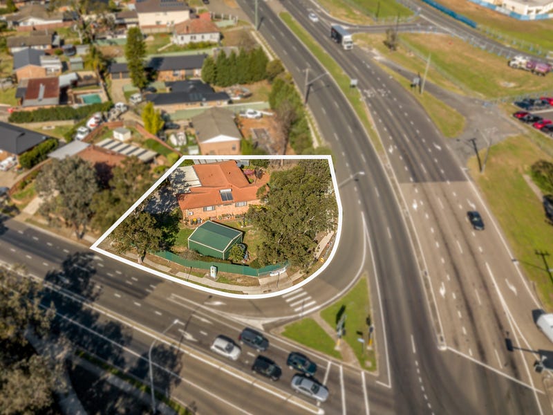 1 The Parkway, Bradbury, NSW 2560 Property Details