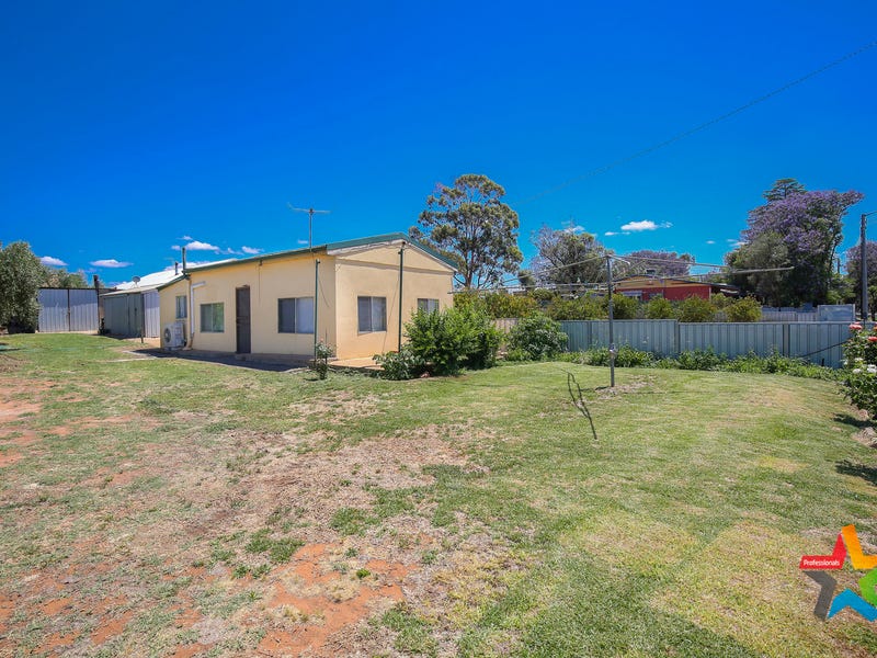 74 Pitman Avenue, Buronga, NSW 2739 Property Details