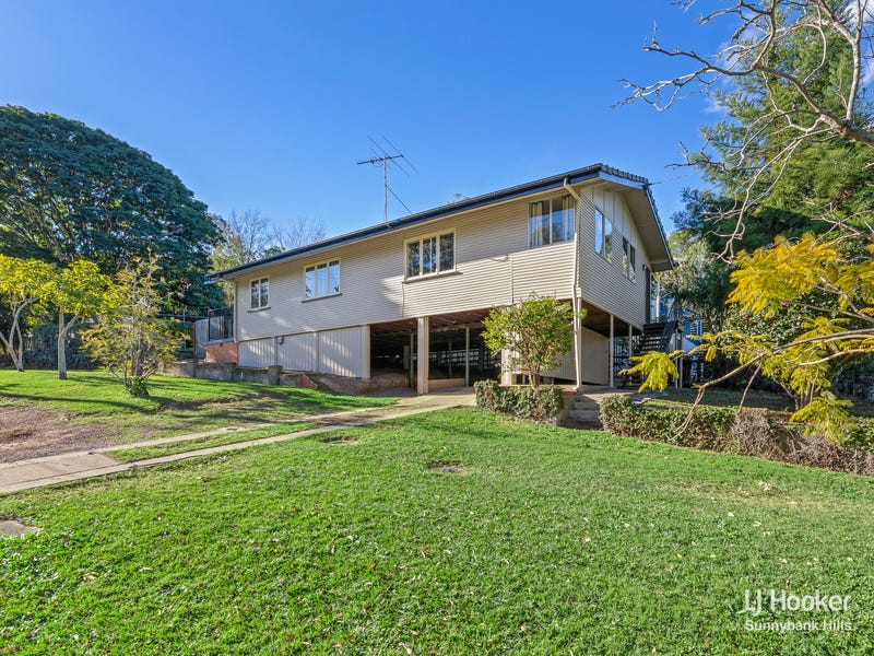 1 Flynn Street, Holland Park West, QLD 4121