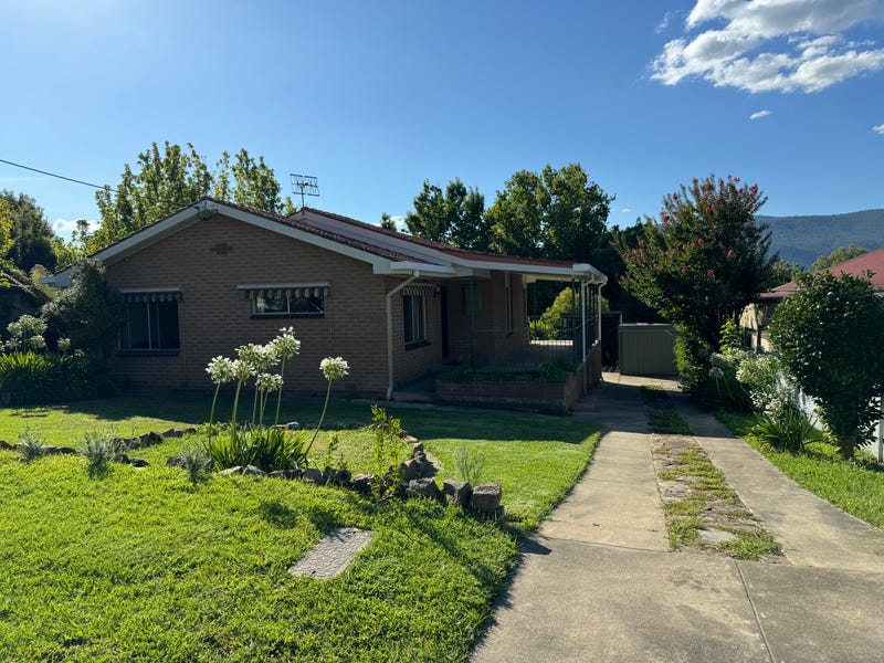 6 Younghusband Street, Corryong, VIC 3707