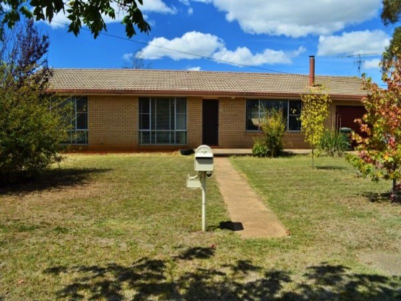24 Youman Street, Guyra, NSW 2365 Property Details
