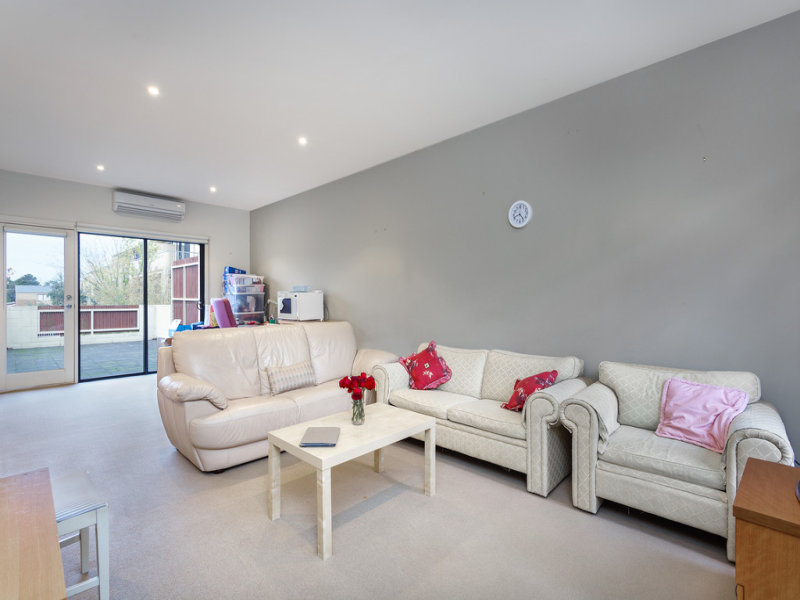 9 Shady Mews, Clayton, Vic 3168 Property Details