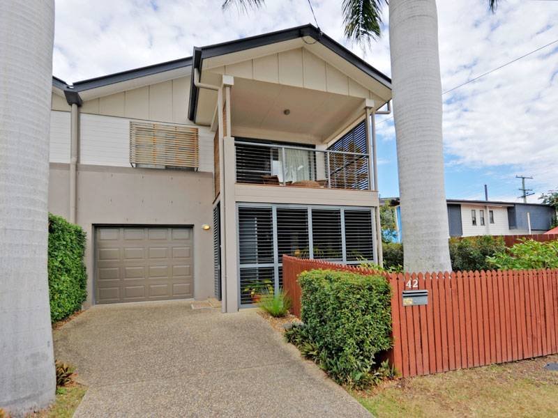 42 Barton Road, Hawthorne, Qld 4171 Property Details