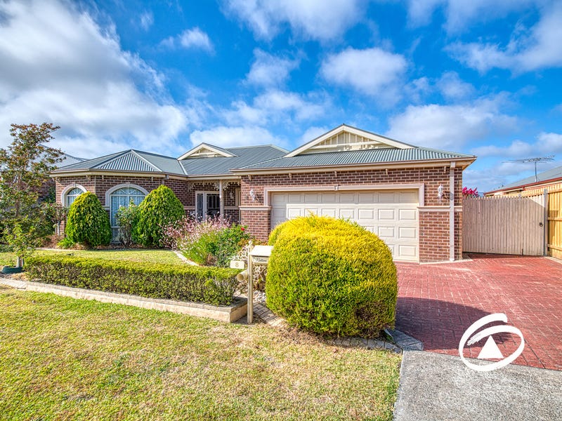 8 Colonial Way, Pakenham, Vic 3810 Property Details