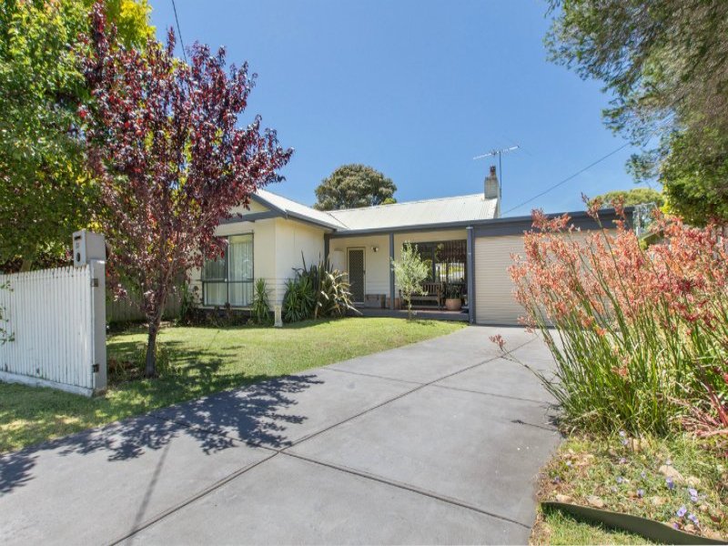 33 Ocean St, Rosebud, Vic 3939 Property Details