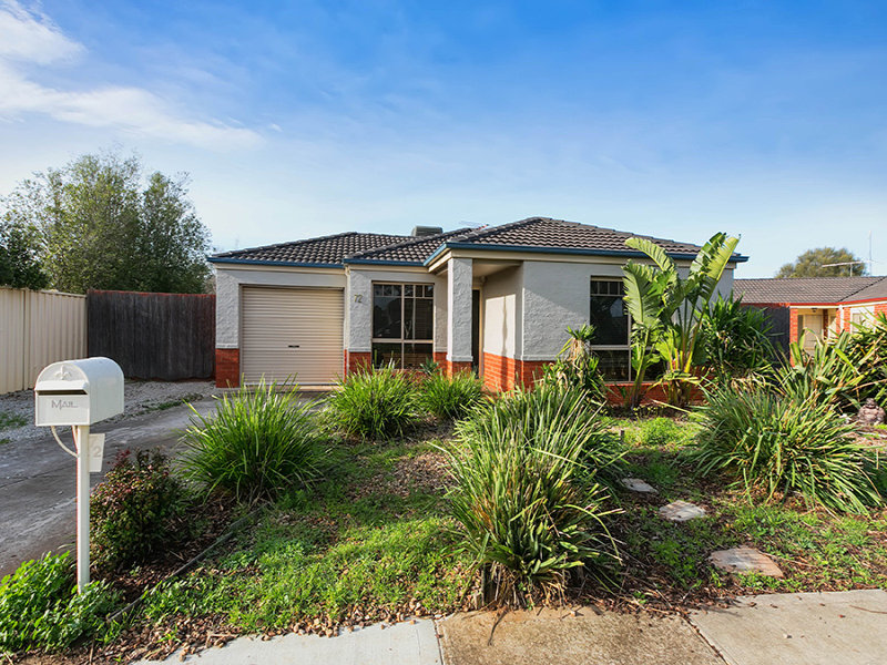 72 Dunvegan Drive, Kurunjang, Vic 3337 Property Details