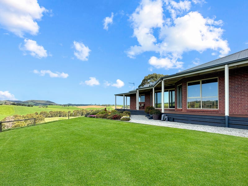 975 Falls Road, Fish Creek, VIC 3959