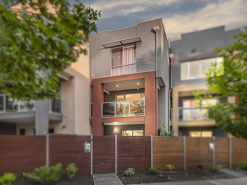 69 Lakeside Boulevard, Pakenham, Vic 3810