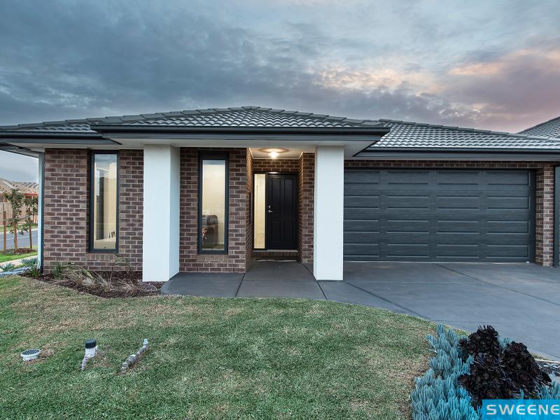 68 Woodlea Boulevard, Rockbank, Vic 3335 Property Details