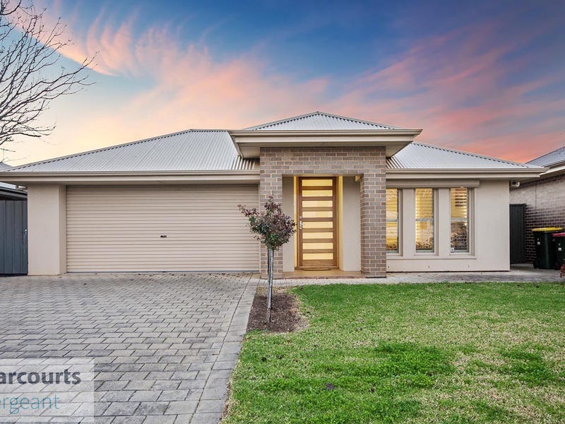 8 Lakeside Drive, Andrews Farm, SA 5114