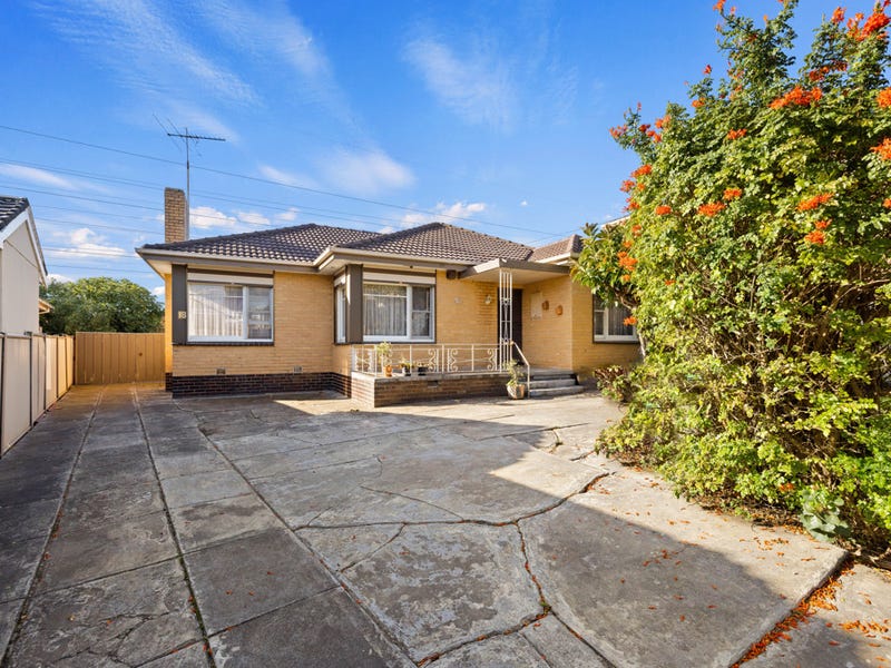 18 Leighton Crescent, Fawkner, Vic 3060 Property Details