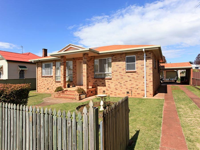 138 Hill Street, Newtown, Qld 4350 Property Details