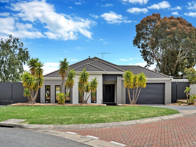 Houses for Sale in Pakenham, VIC 3810 Pg. 6