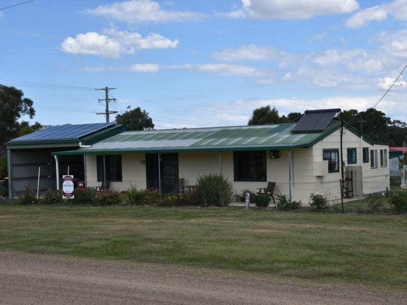 17 Lachlan Street, Deepwater, NSW 2371 Property Details