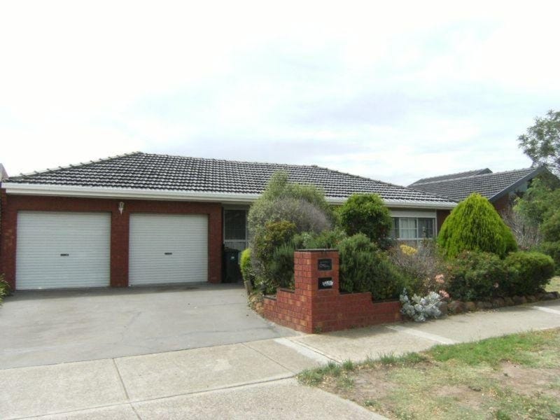24 Panamuna Avenue, Taylors Lakes, VIC 3038