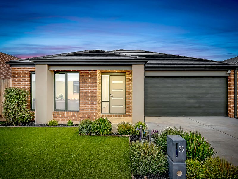 33 Moonlight Way, Mickleham, VIC 3064 - realestate.com.au